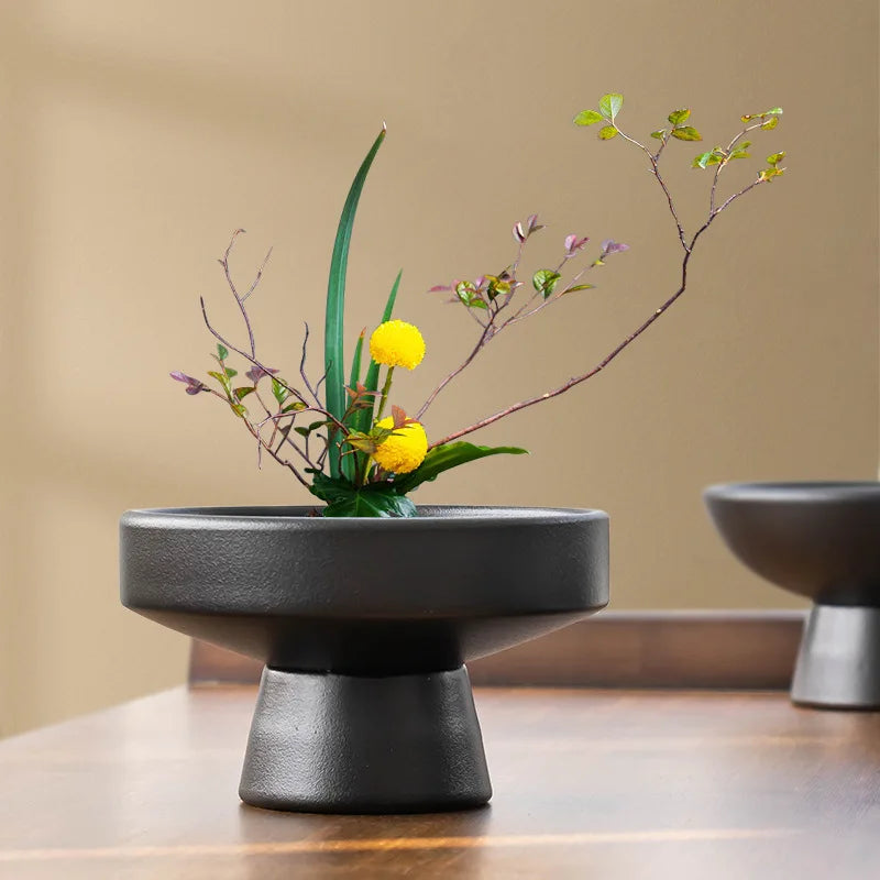Retro Black Ceramic Vase — Tabletop Plant & Bonsai Vessel