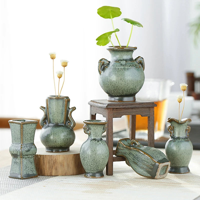 Miniature Ceramic Vase — Retro Tabletop Ornament & Hydroponic Planter