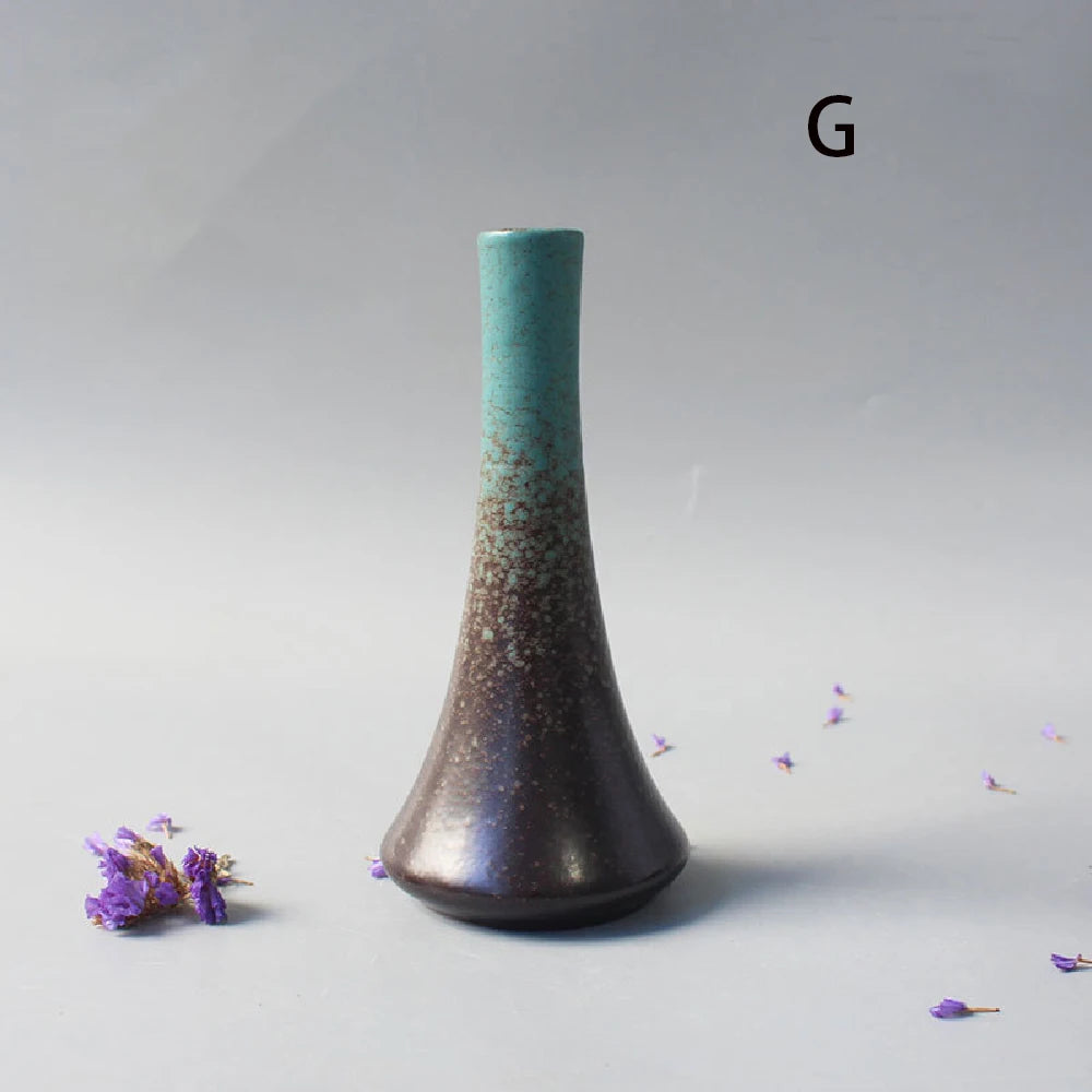 Small Japanese-Style Ceramic Bud Vase — Simple Tabletop Ornament