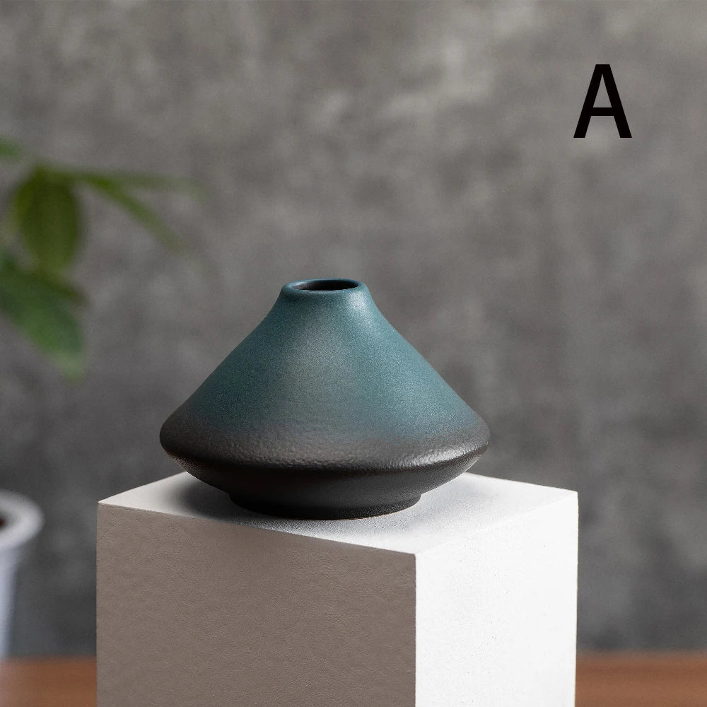 Small Matte Ceramic Vase — Frosted Elegant Table & Shelf Decor