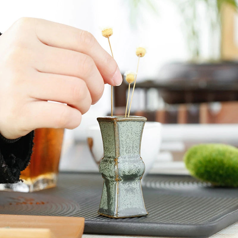 Miniature Ceramic Vase — Retro Tabletop Ornament & Hydroponic Planter