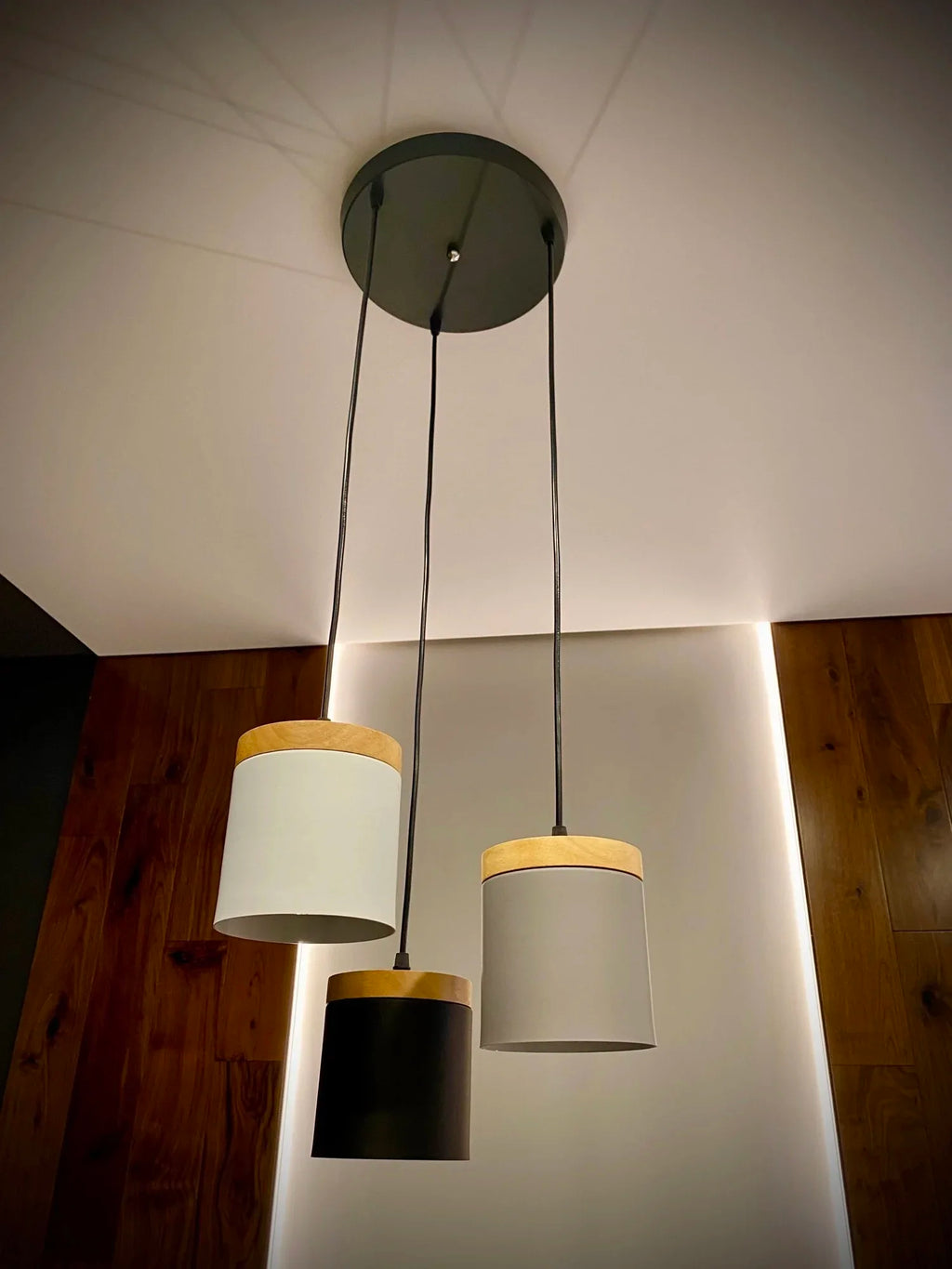 Modern Dining Table Pendant Light — Adjustable LED Ceiling Fixture