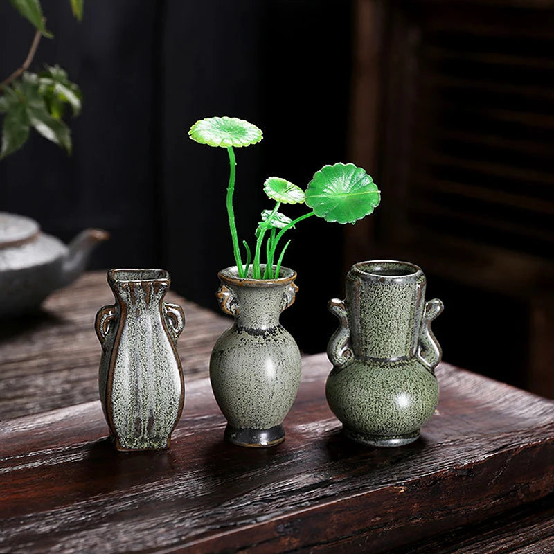 Miniature Ceramic Vase — Retro Tabletop Ornament & Hydroponic Planter