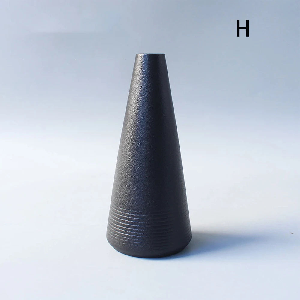 Small Japanese-Style Ceramic Bud Vase — Simple Tabletop Ornament
