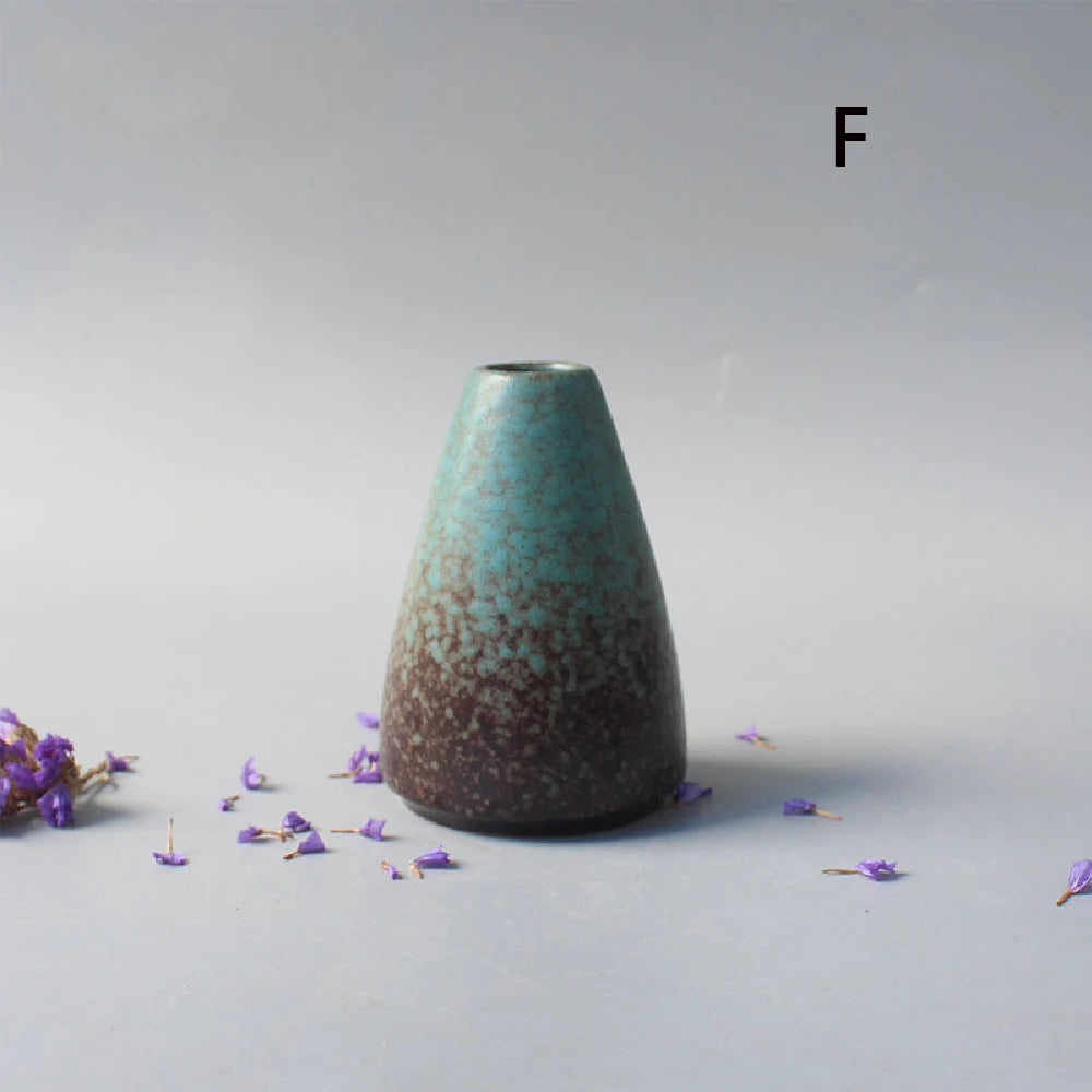 Small Japanese-Style Ceramic Bud Vase — Simple Tabletop Ornament