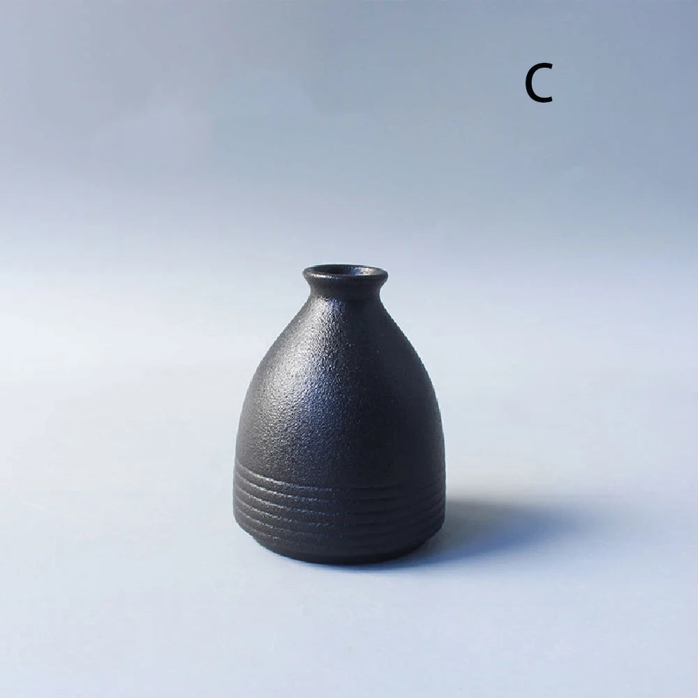 Small Japanese-Style Ceramic Bud Vase — Simple Tabletop Ornament