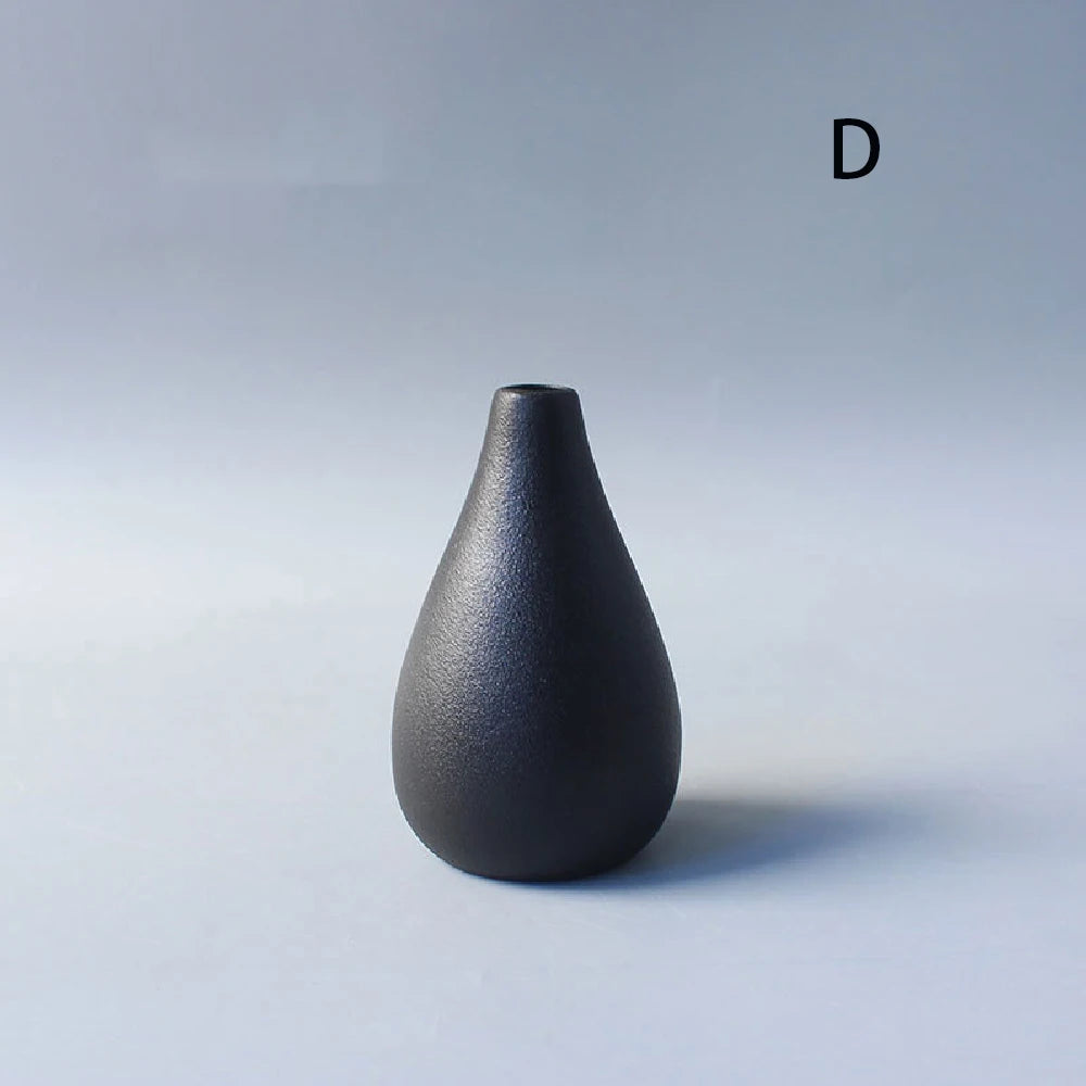 Small Japanese-Style Ceramic Bud Vase — Simple Tabletop Ornament