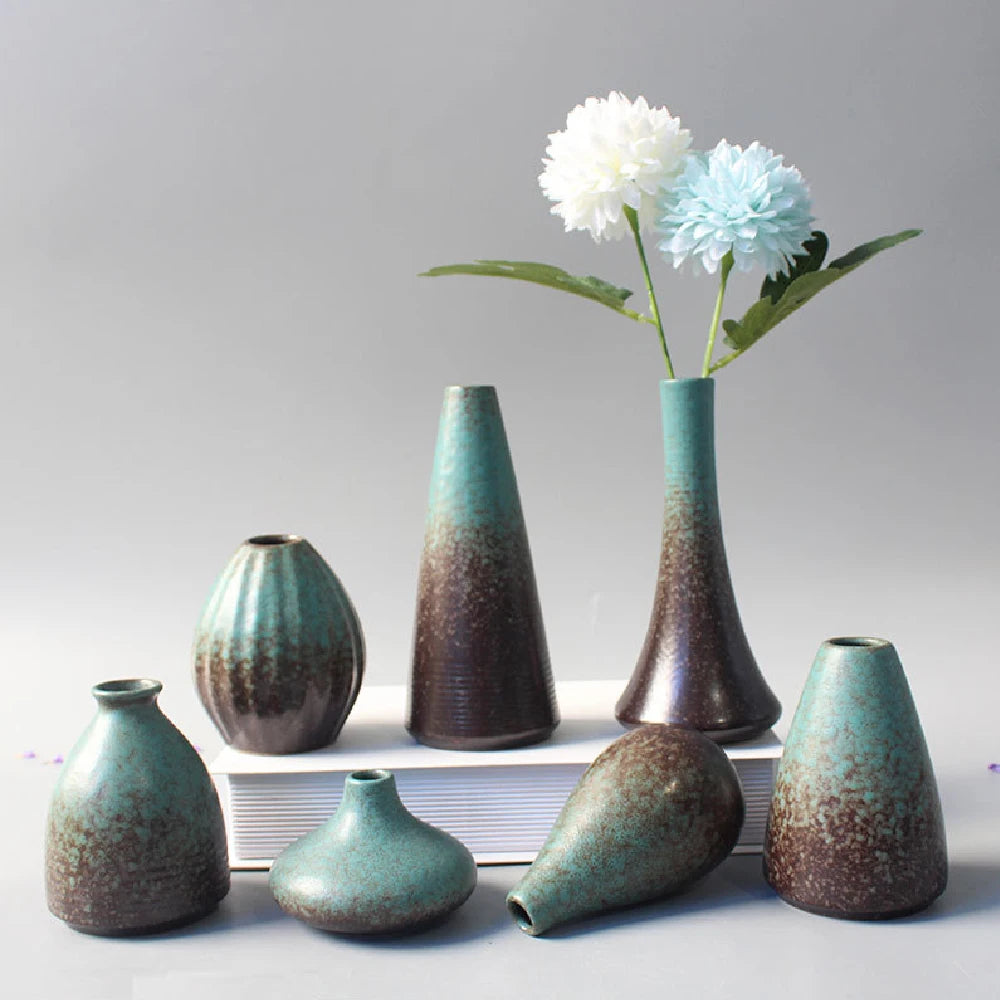 Small Japanese-Style Ceramic Bud Vase — Simple Tabletop Ornament