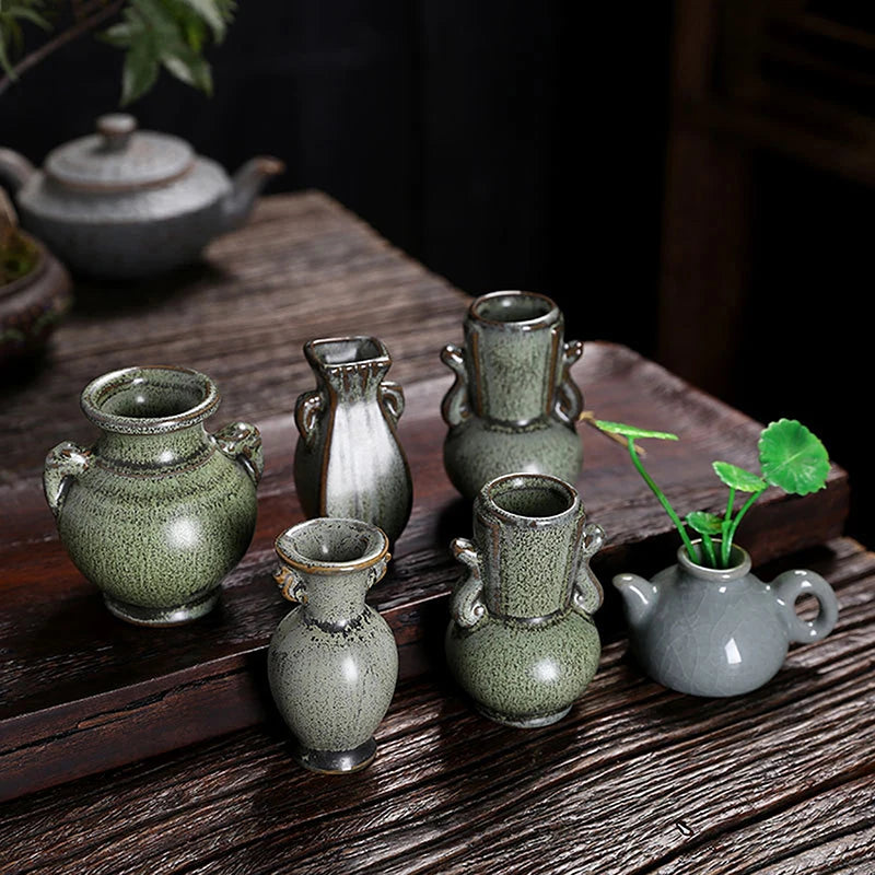 Miniature Ceramic Vase — Retro Tabletop Ornament & Hydroponic Planter