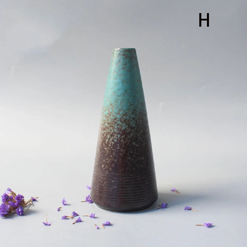 Small Japanese-Style Ceramic Bud Vase — Simple Tabletop Ornament