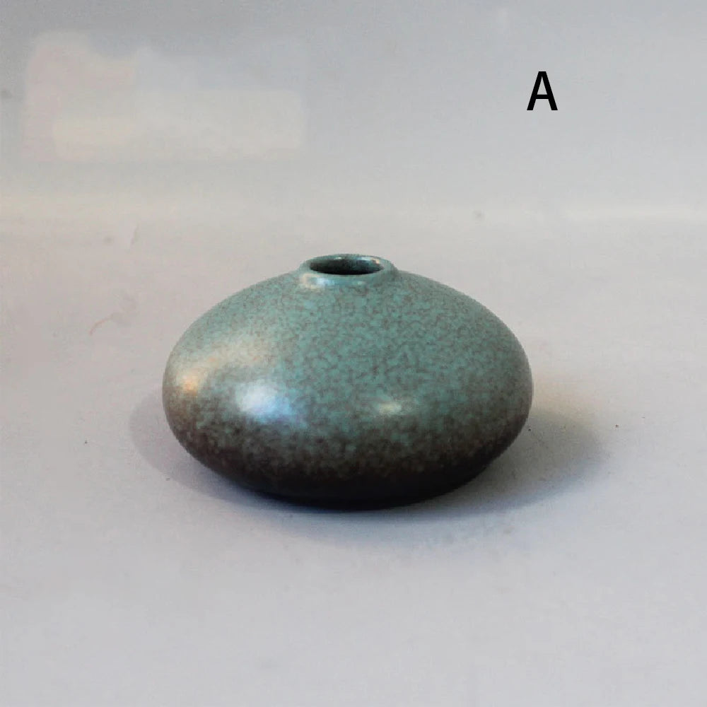 Small Japanese-Style Ceramic Bud Vase — Simple Tabletop Ornament