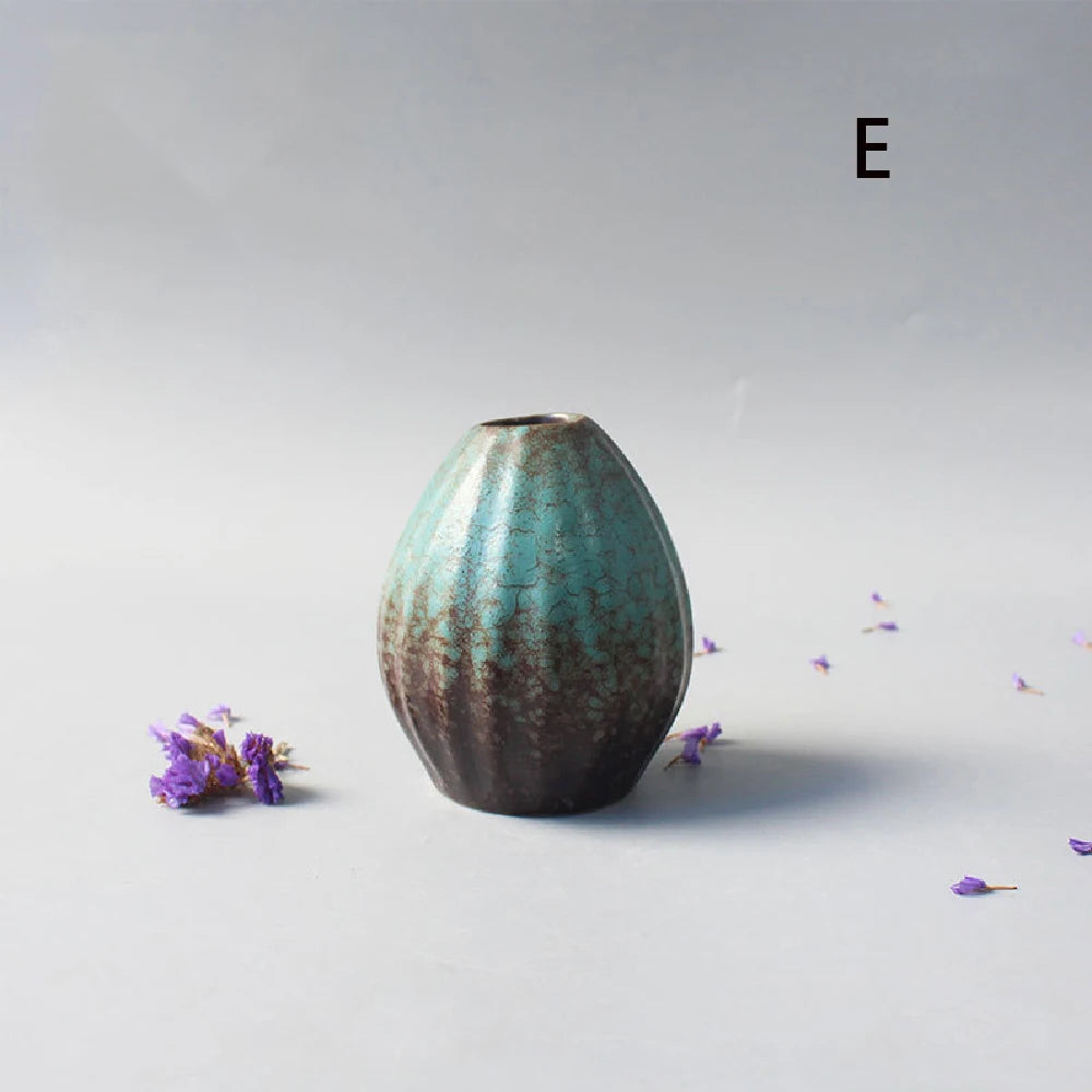 Small Japanese-Style Ceramic Bud Vase — Simple Tabletop Ornament