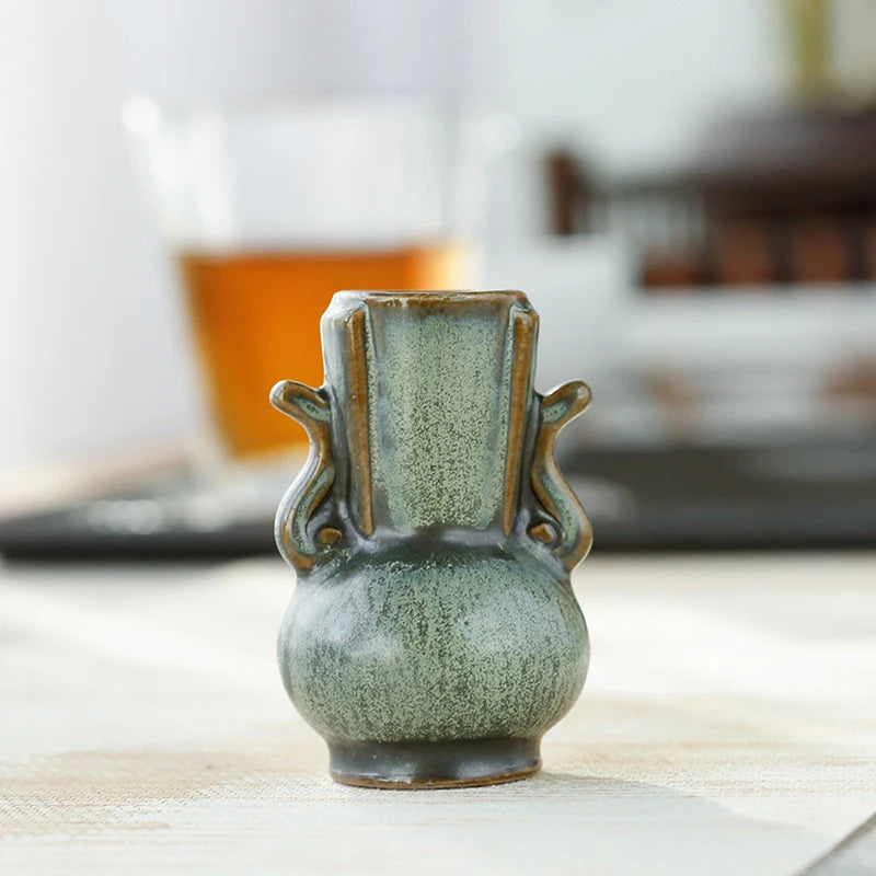 Miniature Ceramic Vase — Retro Tabletop Ornament & Hydroponic Planter