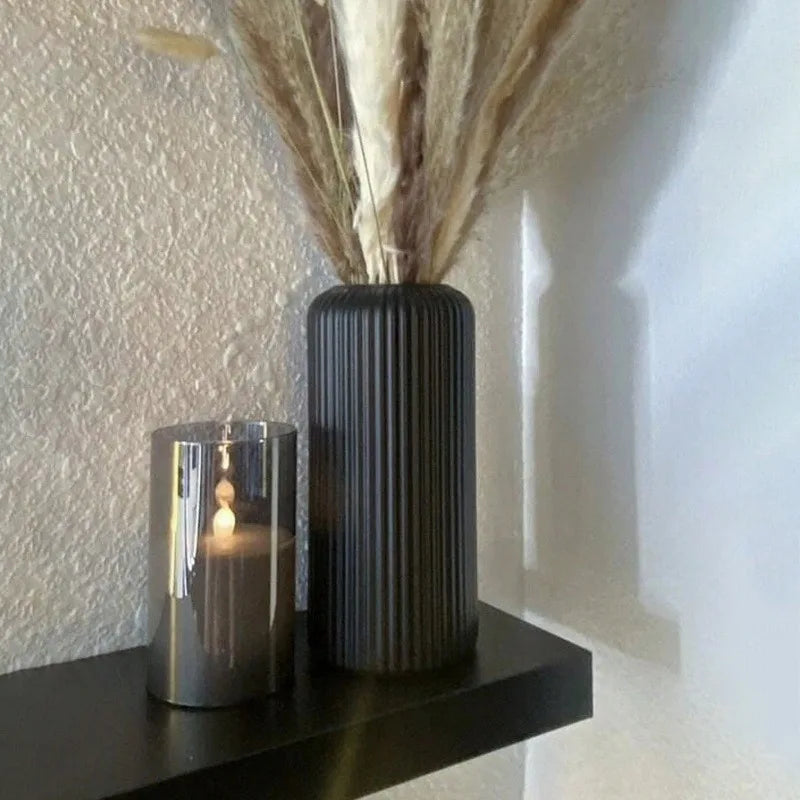 Chic Ribbed Ceramic-Look Vase — Compact Decorative Floral Piece