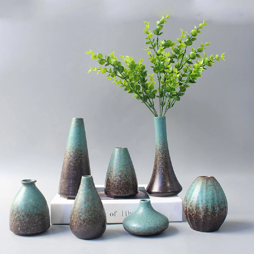 Small Japanese-Style Ceramic Bud Vase — Simple Tabletop Ornament